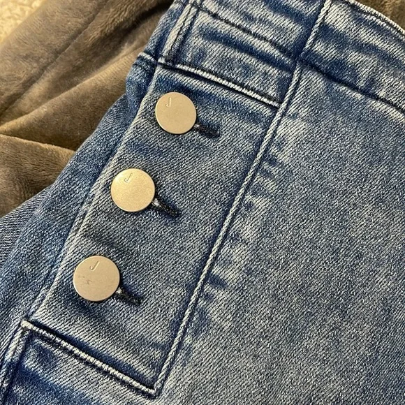 J Brand Natasha Sky High Crop Skinny in Meteor exposed button - Picture 7 of 12